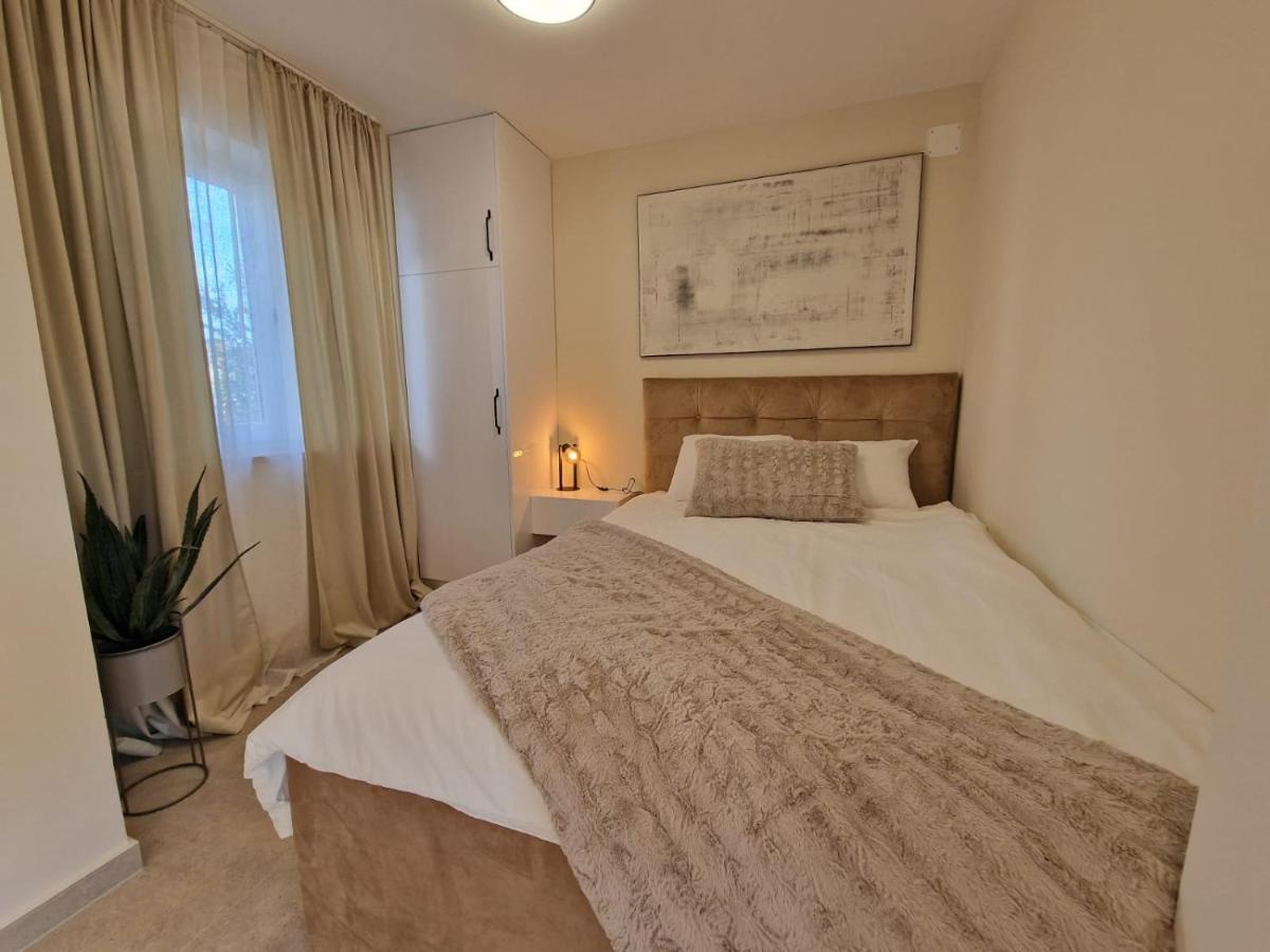 Studio Apartment Mare With Private Garden And Jacuzzi วิงกุรัน ภายนอก รูปภาพ