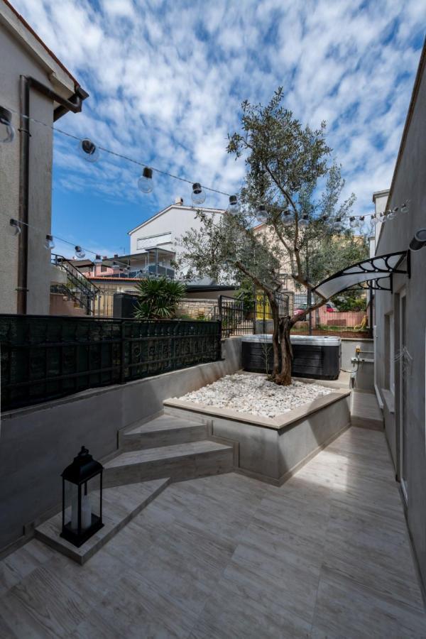 Studio Apartment Mare With Private Garden And Jacuzzi วิงกุรัน ภายนอก รูปภาพ